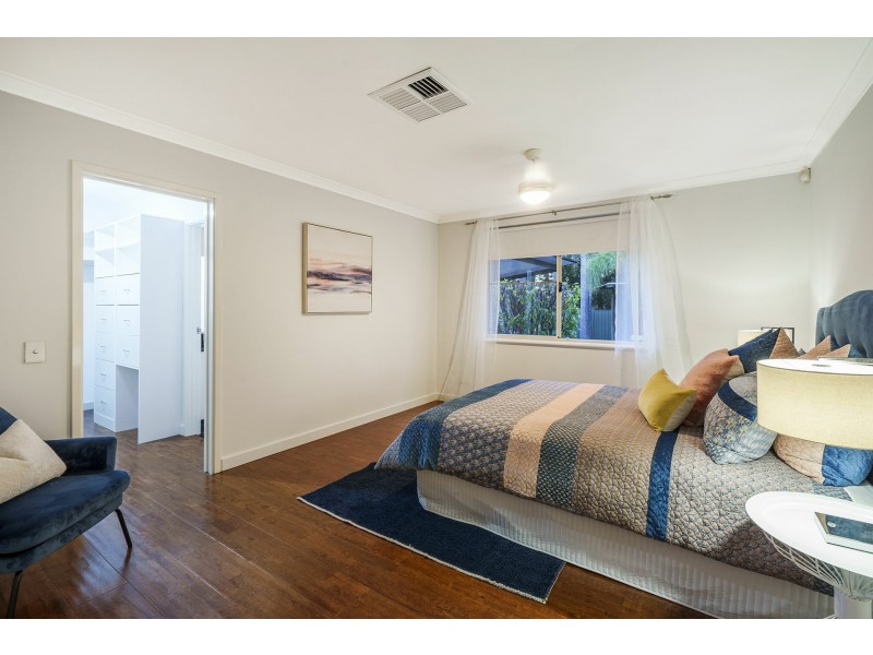 16 Connor Road, Lesmurdie WA 6076