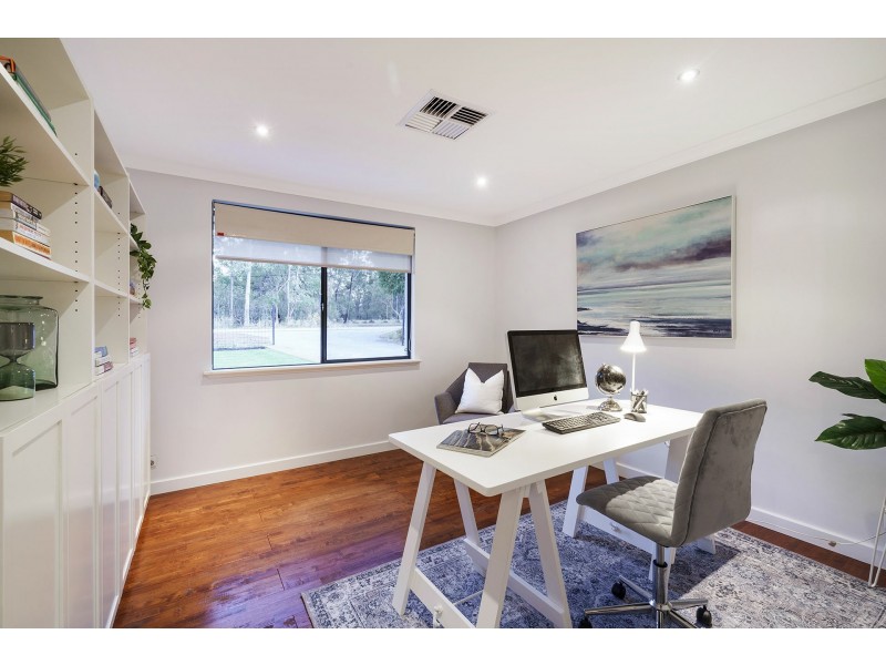 16 Connor Road, Lesmurdie WA 6076