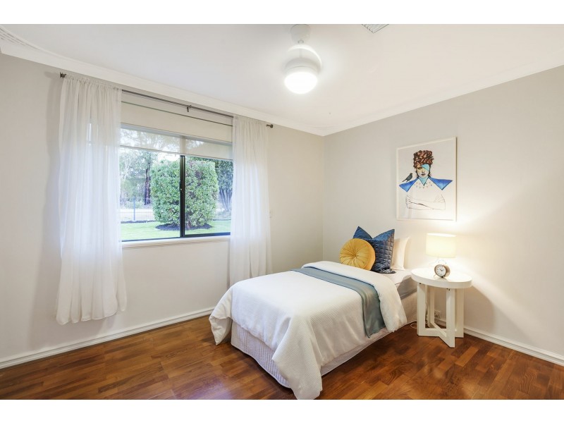 16 Connor Road, Lesmurdie WA 6076