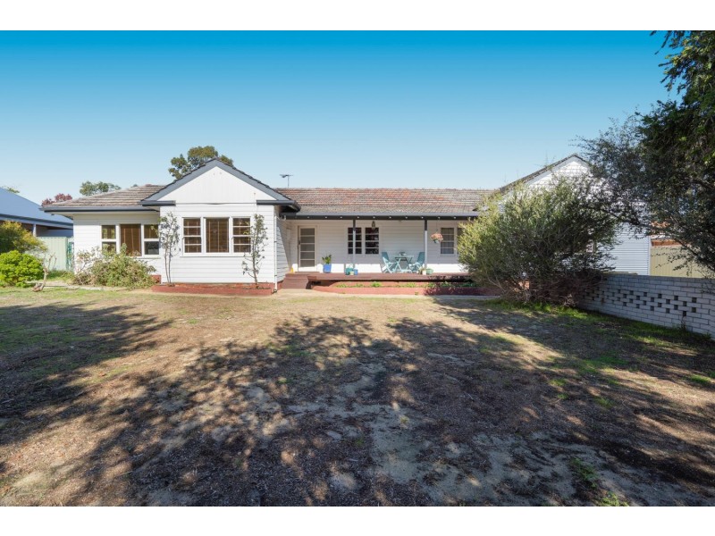 33 Urch Road, Kalamunda WA 6076