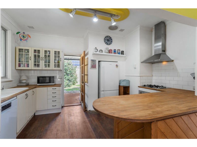 33 Urch Road, Kalamunda WA 6076