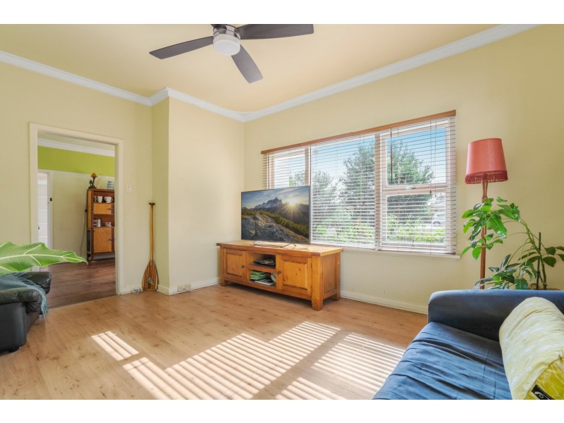 33 Urch Road, Kalamunda WA 6076