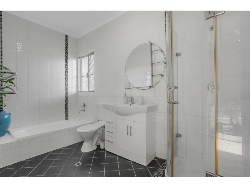 33 Urch Road, Kalamunda WA 6076