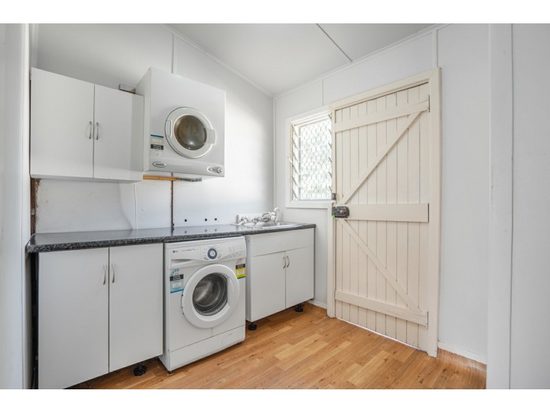 33 Urch Road, Kalamunda WA 6076