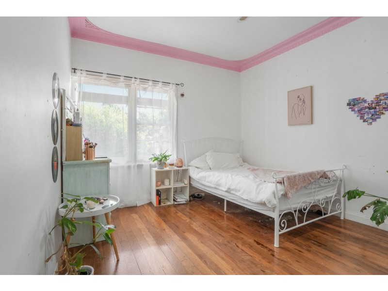 33 Urch Road, Kalamunda WA 6076