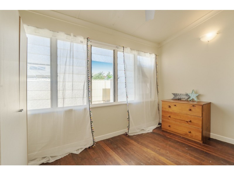 33 Urch Road, Kalamunda WA 6076