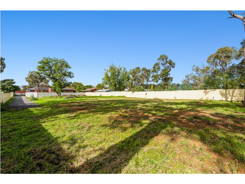 40B Boonooloo Road, Kalamunda WA 6076