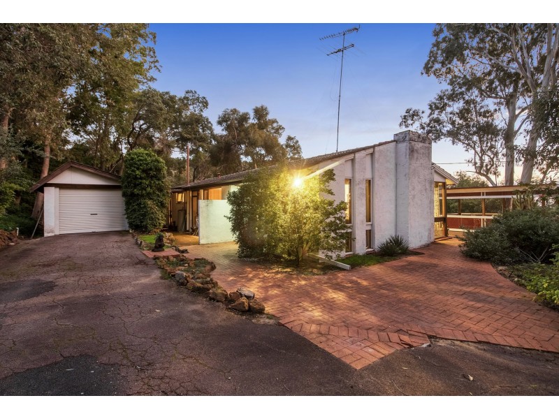 8 Balga Place, Gooseberry Hill WA 6076