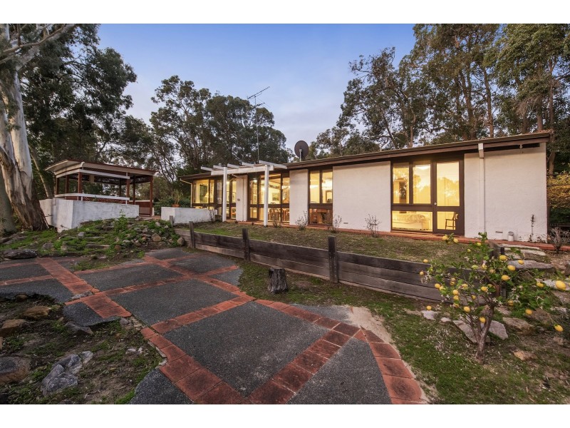 8 Balga Place, Gooseberry Hill WA 6076