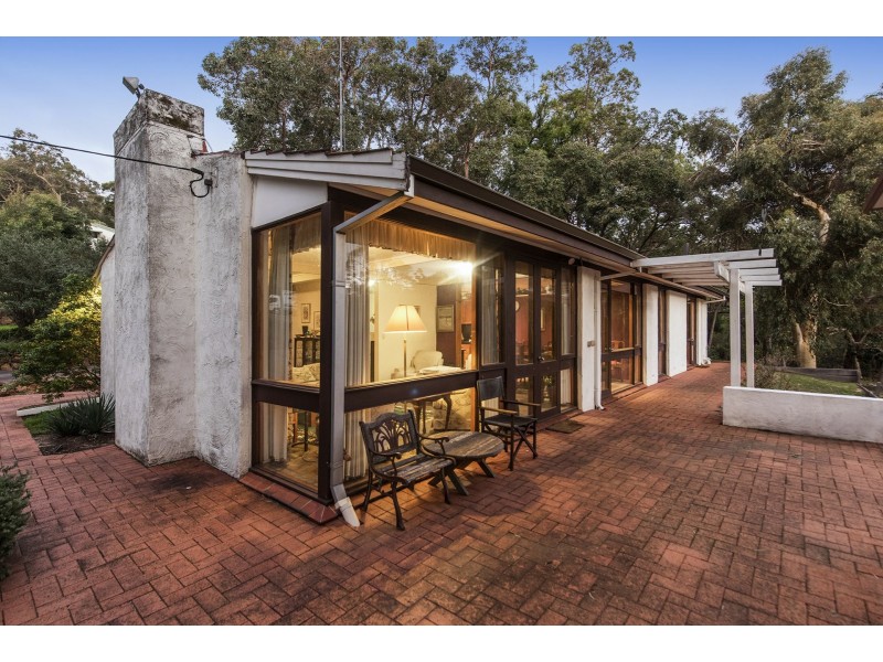 8 Balga Place, Gooseberry Hill WA 6076