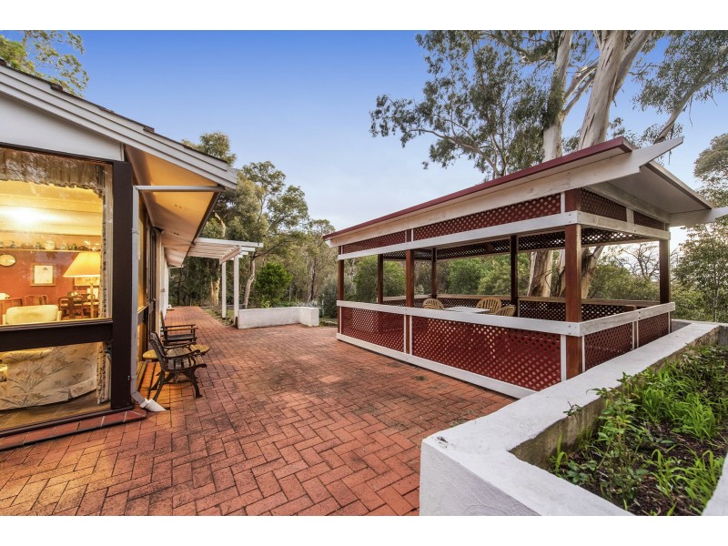 8 Balga Place, Gooseberry Hill WA 6076