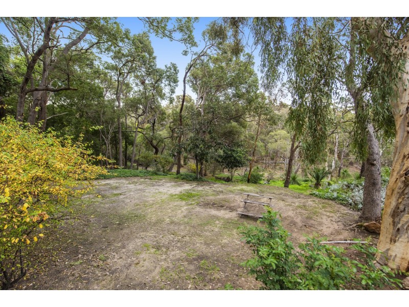 8 Balga Place, Gooseberry Hill WA 6076