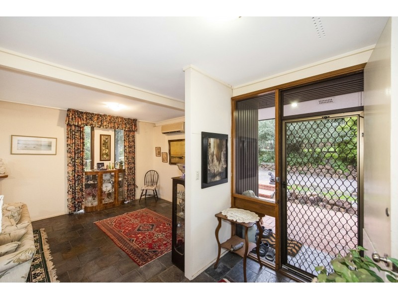 8 Balga Place, Gooseberry Hill WA 6076