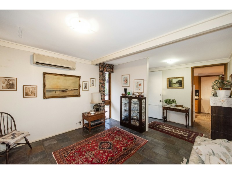 8 Balga Place, Gooseberry Hill WA 6076