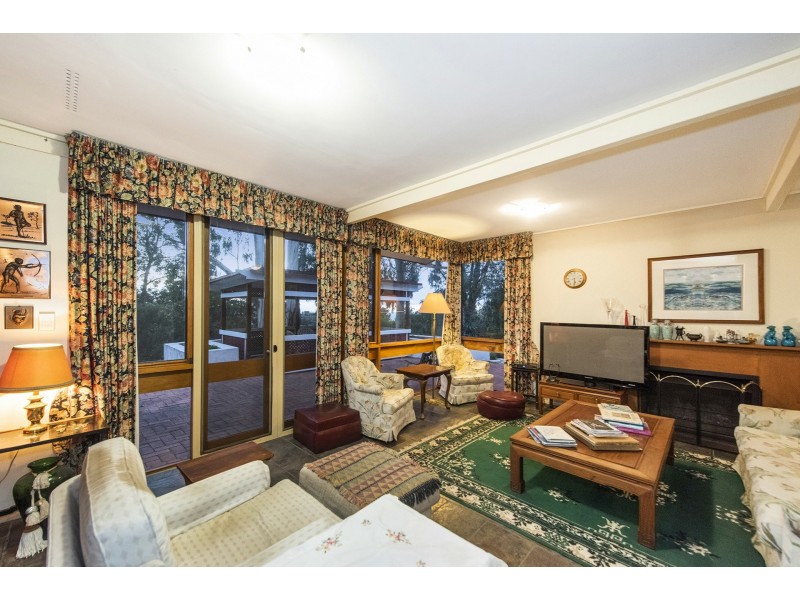 8 Balga Place, Gooseberry Hill WA 6076