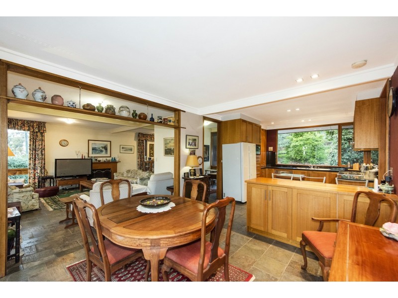 8 Balga Place, Gooseberry Hill WA 6076