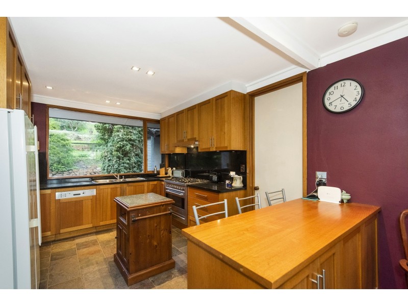 8 Balga Place, Gooseberry Hill WA 6076