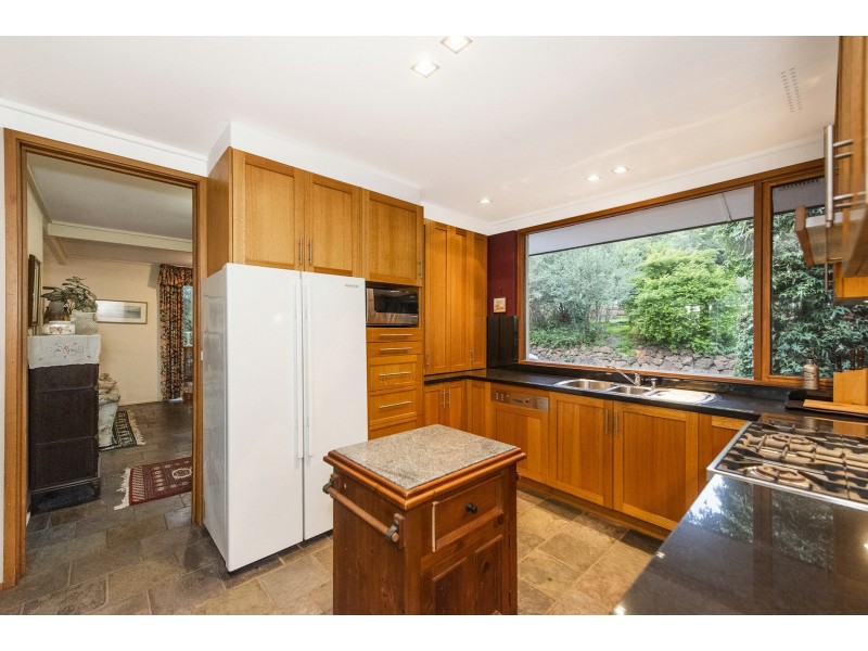 8 Balga Place, Gooseberry Hill WA 6076