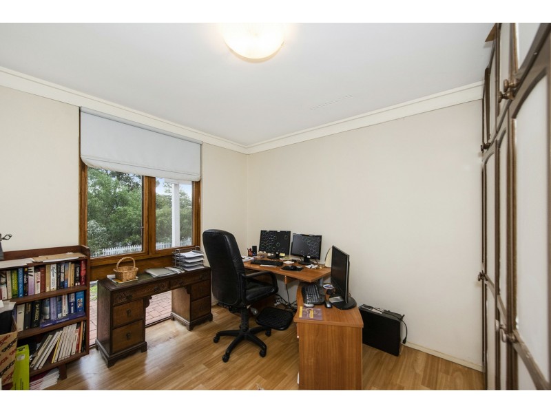 8 Balga Place, Gooseberry Hill WA 6076