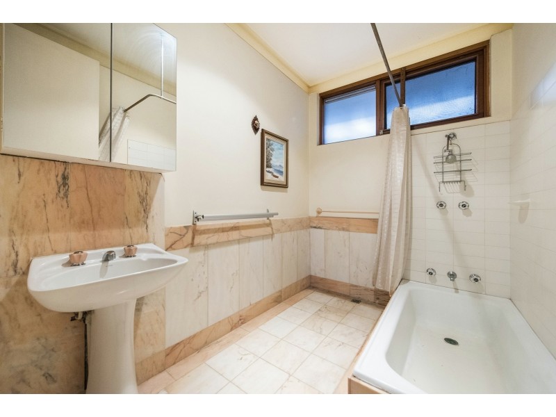 8 Balga Place, Gooseberry Hill WA 6076