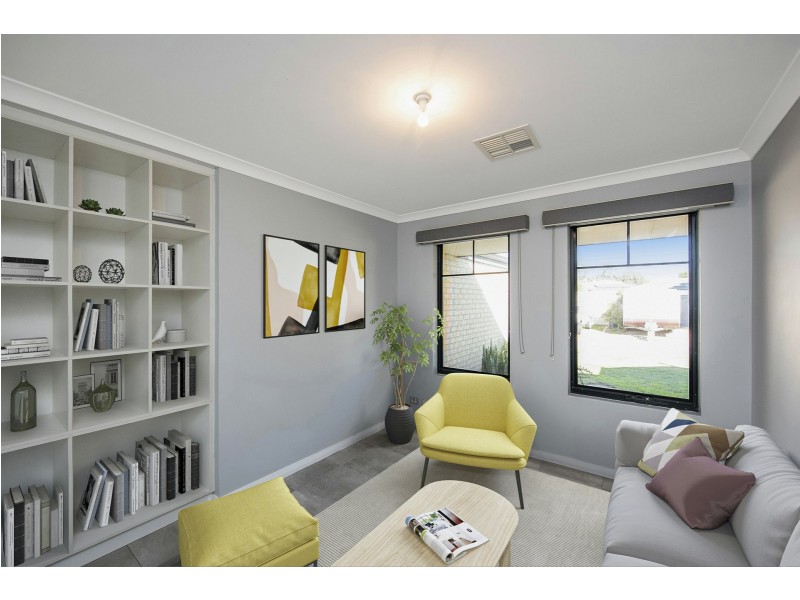 7 Heroic Lane, Wattle Grove WA 6107