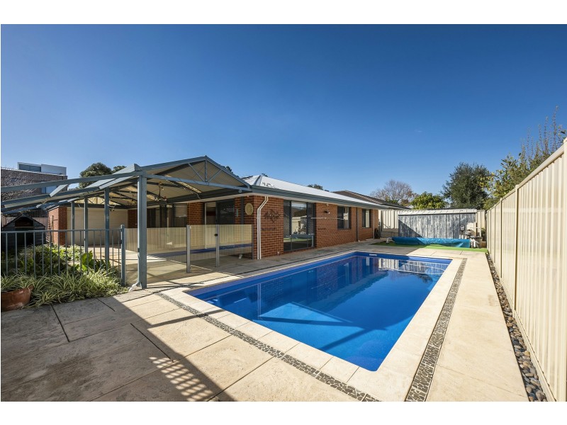 9 Lambertia Crescent, High Wycombe WA 6057