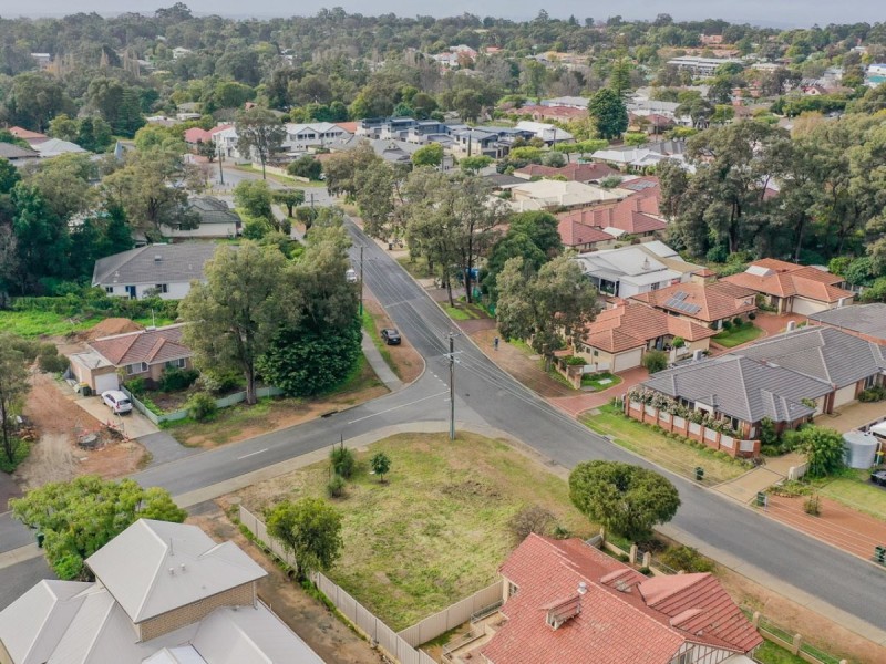 26 Boonooloo Road, Kalamunda WA 6076