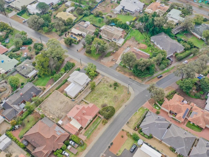 26 Boonooloo Road, Kalamunda WA 6076
