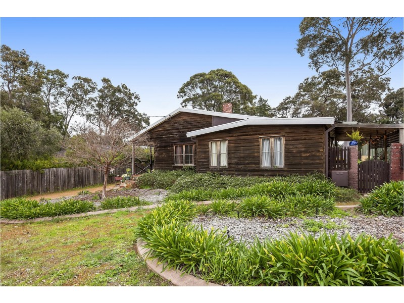 5 Crestview Crescent, Kalamunda WA 6076