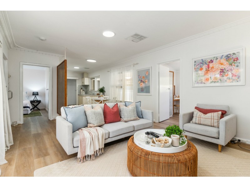 6 Pauline Avenue, Kalamunda WA 6076