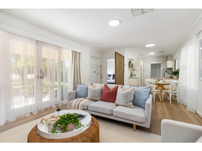 6 Pauline Avenue, Kalamunda WA 6076