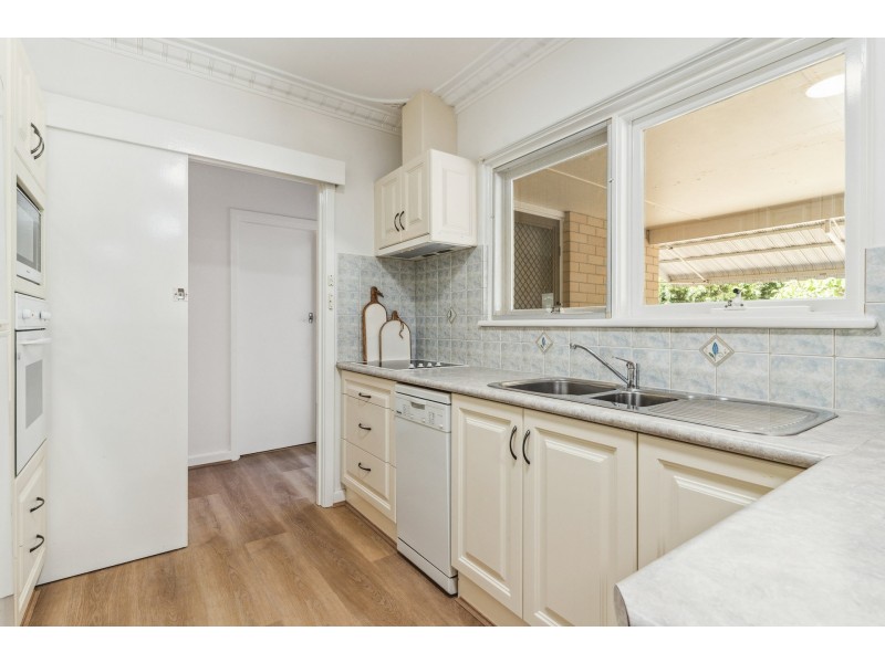 6 Pauline Avenue, Kalamunda WA 6076