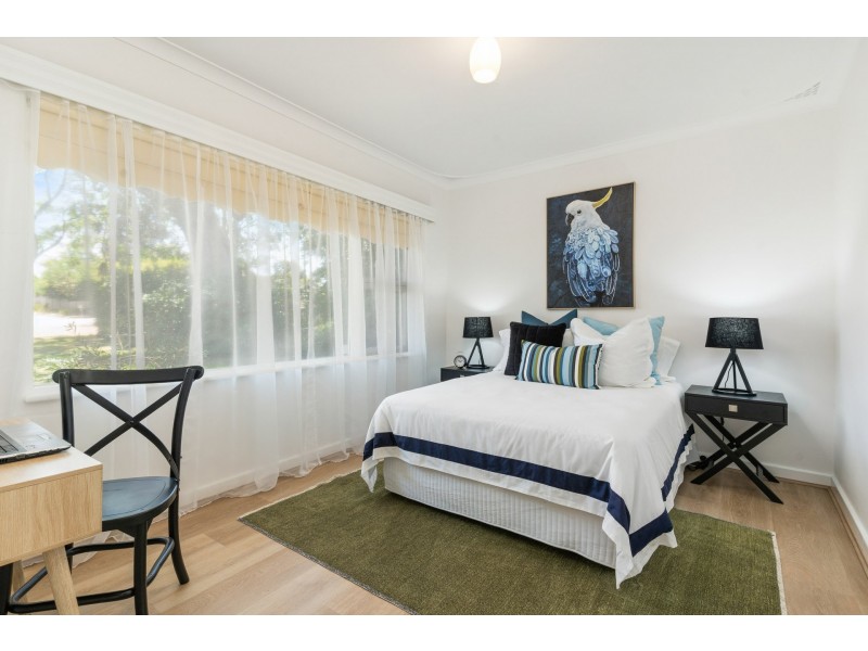 6 Pauline Avenue, Kalamunda WA 6076