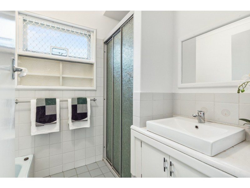 6 Pauline Avenue, Kalamunda WA 6076