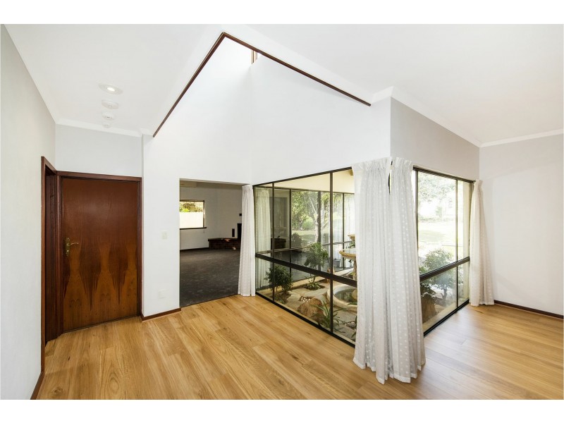 411 Lesmurdie Road, Lesmurdie WA 6076