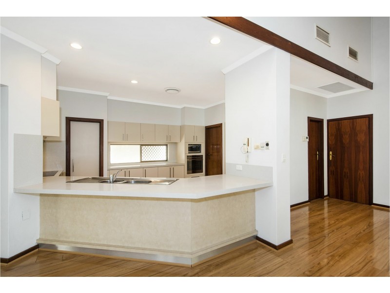 411 Lesmurdie Road, Lesmurdie WA 6076