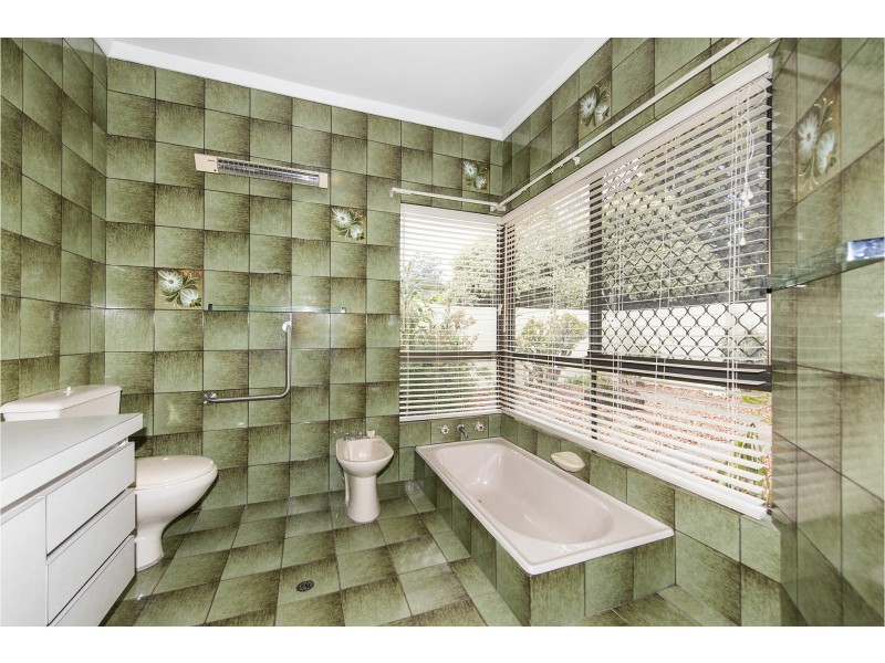 411 Lesmurdie Road, Lesmurdie WA 6076