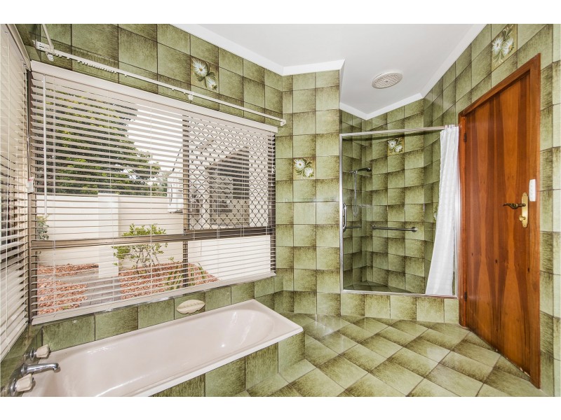 411 Lesmurdie Road, Lesmurdie WA 6076