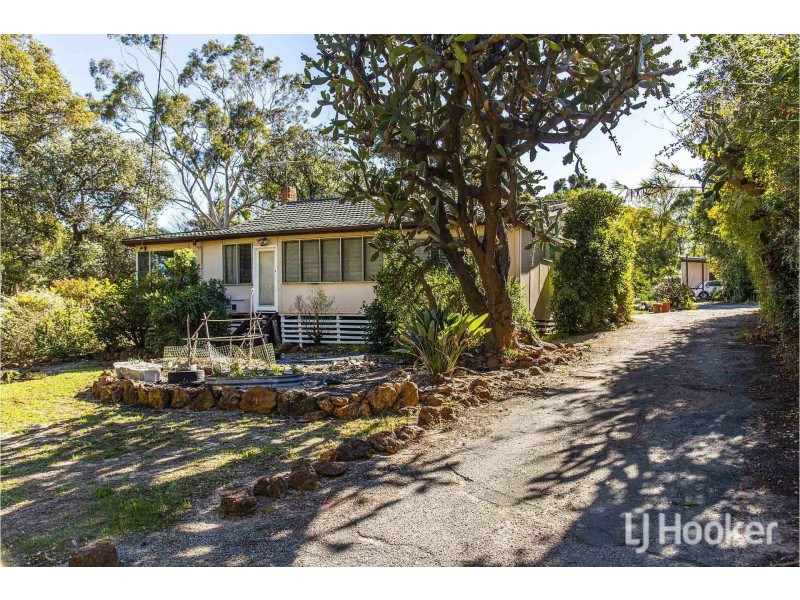 74 Traylen Road, Kalamunda WA 6076
