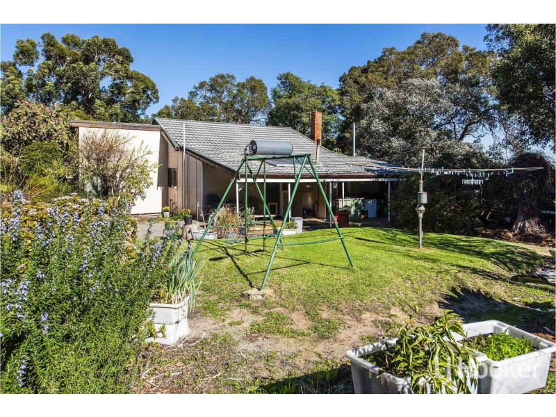 74 Traylen Road, Kalamunda WA 6076