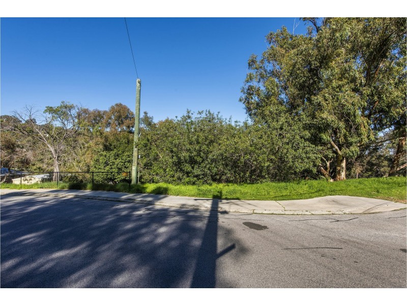 55 Zamia Road, Gooseberry Hill WA 6076