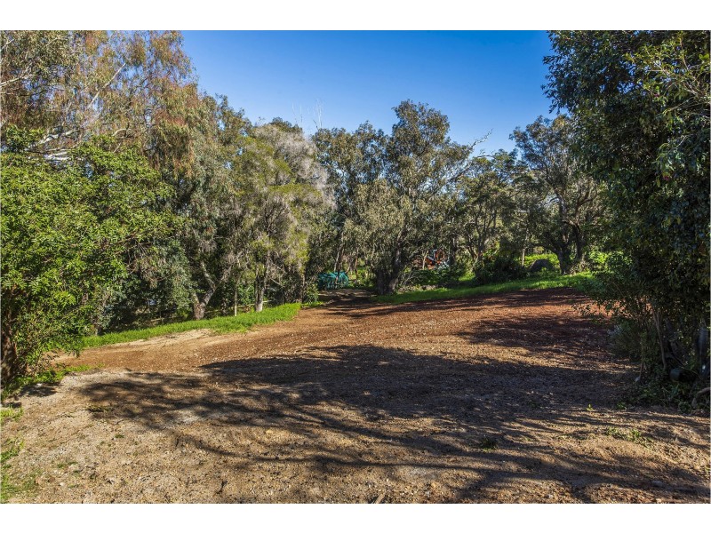 55 Zamia Road, Gooseberry Hill WA 6076