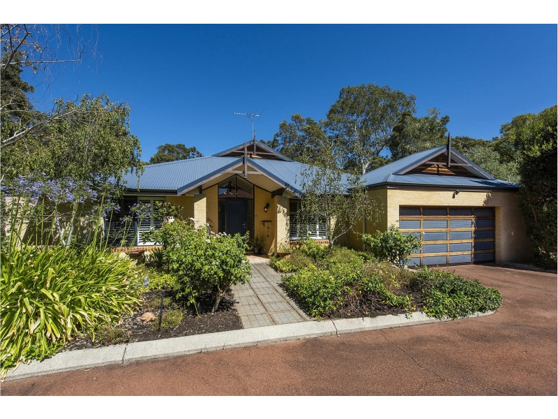 20A Mundaring Weir Road, Kalamunda WA 6076