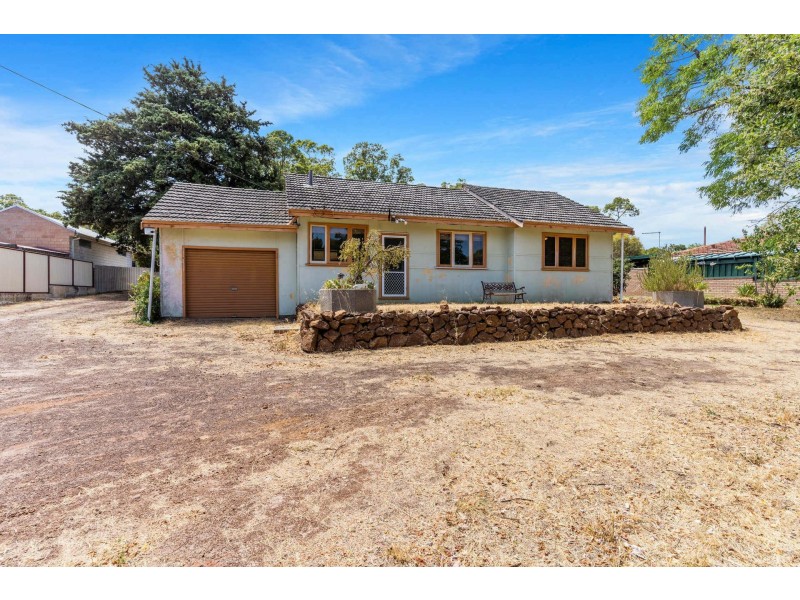 15 Hovea Crescent, Walliston WA 6076