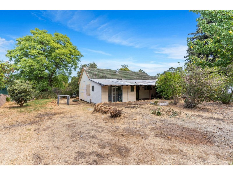 15 Hovea Crescent, Walliston WA 6076