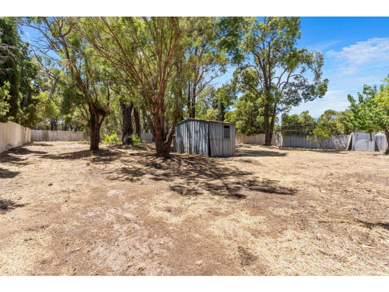 15 Hovea Crescent, Walliston WA 6076