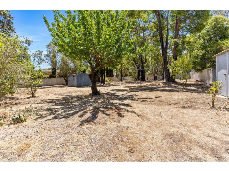 15 Hovea Crescent, Walliston WA 6076
