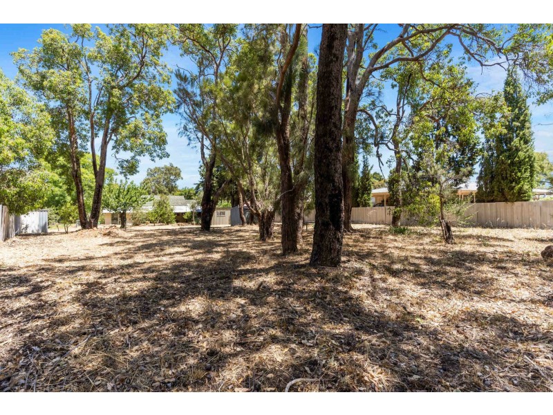 15 Hovea Crescent, Walliston WA 6076