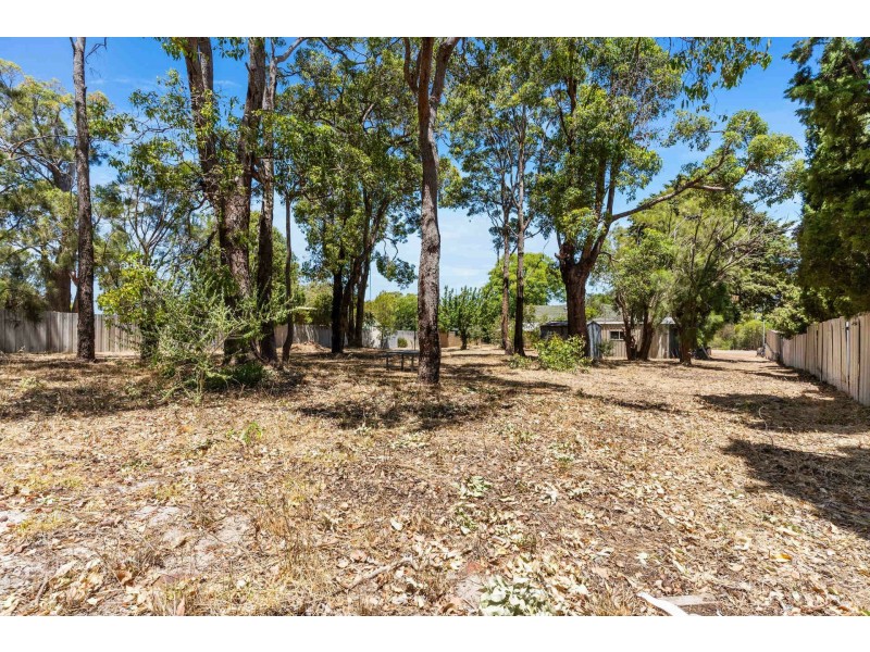 15 Hovea Crescent, Walliston WA 6076
