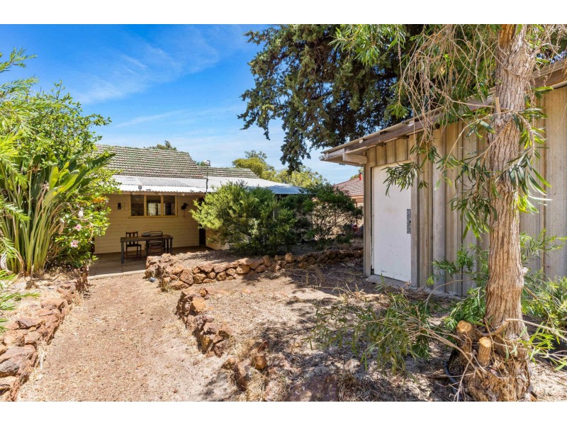 15 Hovea Crescent, Walliston WA 6076